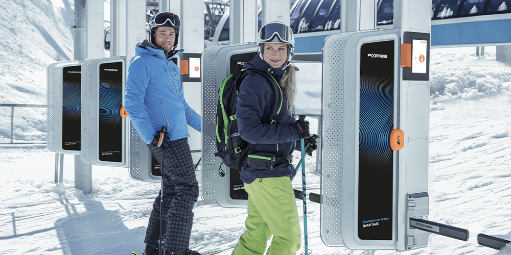 Axess SKI WALLET（アクセススキーウォレット）でスマートフォンが